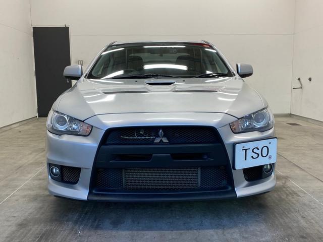 ランサー ＧＳＲエボリューションＸ　純正ＭＴ　純正オプションフォグランプ　純正オプショントランクリッドスポイラー　純正オプションフロアマット　純正オプションドアバイザー　バックカメラ　ＥＴＣ　アルミルーフパネル　アルミフェンダーパネル（3枚目）