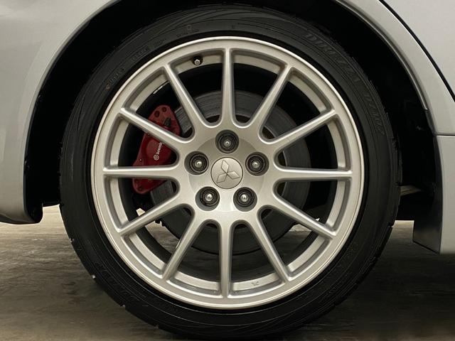 ランサー ＧＳＲエボリューションＸ　純正ＭＴ　純正オプションフォグランプ　純正オプショントランクリッドスポイラー　純正オプションフロアマット　純正オプションドアバイザー　バックカメラ　ＥＴＣ　アルミルーフパネル　アルミフェンダーパネル（19枚目）