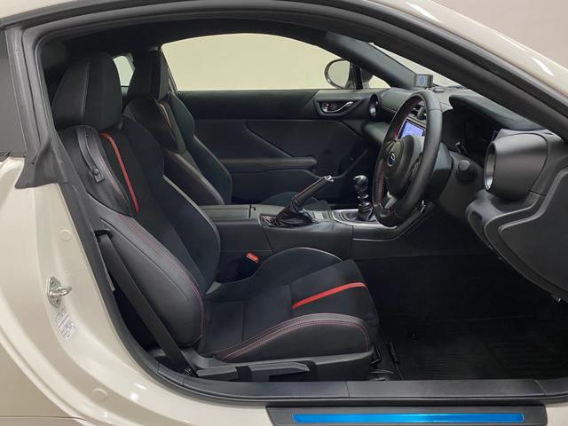 BRZ S 純正MT ワンオーナー 禁煙車 STiエアロパッケージ STiドアハンドルプロテクター 純正フロアマット 純正ドラレコ 純正ドアミラーオートシステム 純正エアアウトレットガーニッシュ ETC TV(7枚目)