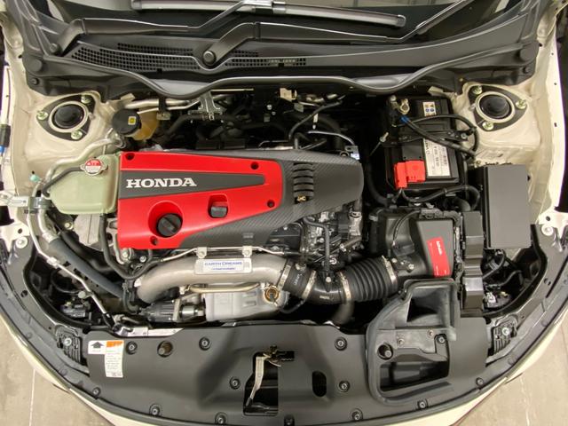 シビック タイプＲ　純正ＭＴ　ワンオーナー　禁煙車　純正ドライブレコーダー（前後）　無限ドアハンドルプロテクター　純正フロアマット　Ｂｒｅｍｂｏ社製フロントアルミ対向４ポットキャリパー　アルミ製フロントフード（17枚目）