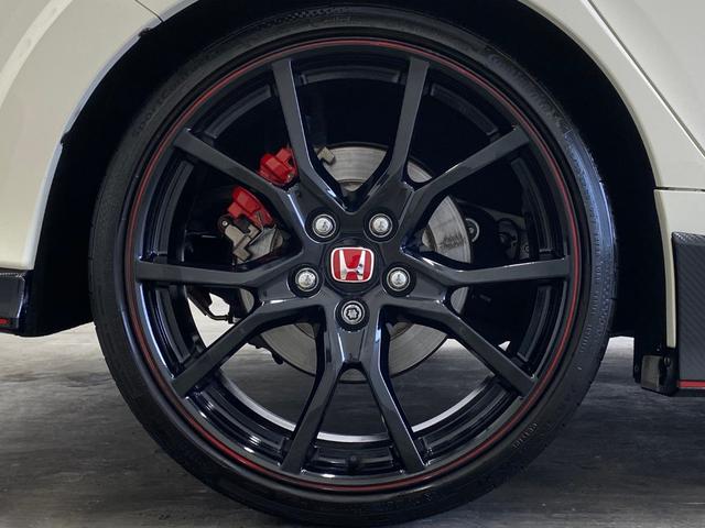 シビック タイプＲ　純正ＭＴ　ワンオーナー　禁煙車　純正ドライブレコーダー（前後）　無限ドアハンドルプロテクター　純正フロアマット　Ｂｒｅｍｂｏ社製フロントアルミ対向４ポットキャリパー　アルミ製フロントフード（19枚目）