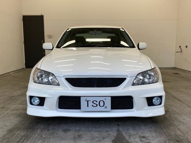 アルテッツァ ＲＳ２００　Ｚエディション　純正ＭＴ　ＴＲＤサスペンション　純正オプションＢＢＳ製ホイール　純正ＯＰネオカスタマイズバンパー　純正ＯＰサイドステップ　純正ＯＰリアアンダースポイラー　純正ＯＰフロアマット　ナビ　ＴＶ（3枚目）