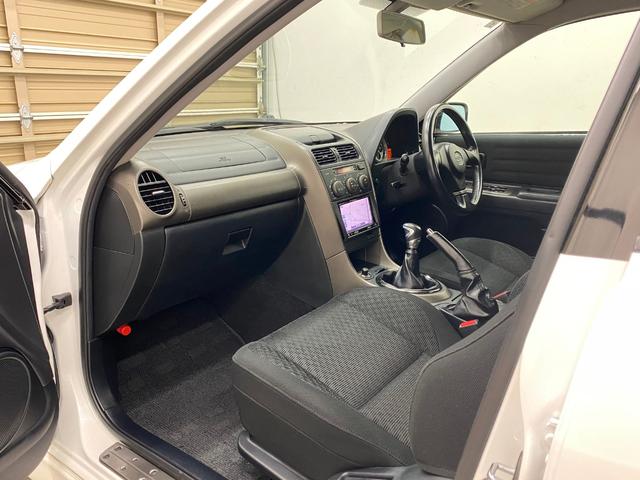 アルテッツァ ＲＳ２００　Ｚエディション　純正ＭＴ　ＴＲＤサスペンション　純正オプションＢＢＳ製ホイール　純正ＯＰネオカスタマイズバンパー　純正ＯＰサイドステップ　純正ＯＰリアアンダースポイラー　純正ＯＰフロアマット　ナビ　ＴＶ（8枚目）