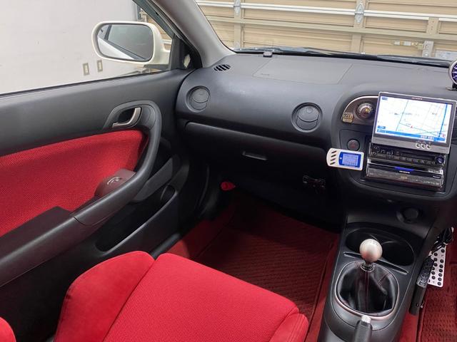 インテグラ タイプＲ　純正ＭＴ　ＨＫＳマフラー　ＲＥＣＡＲＯシート（フロント）　社外ウイング　社外ホイール　社外ボンネット　フロントｂｒｅｍｂｏ社製アルミ対向４ポットキャリパー　ＡＢＳ　フルオートエアコン　キーレス（15枚目）