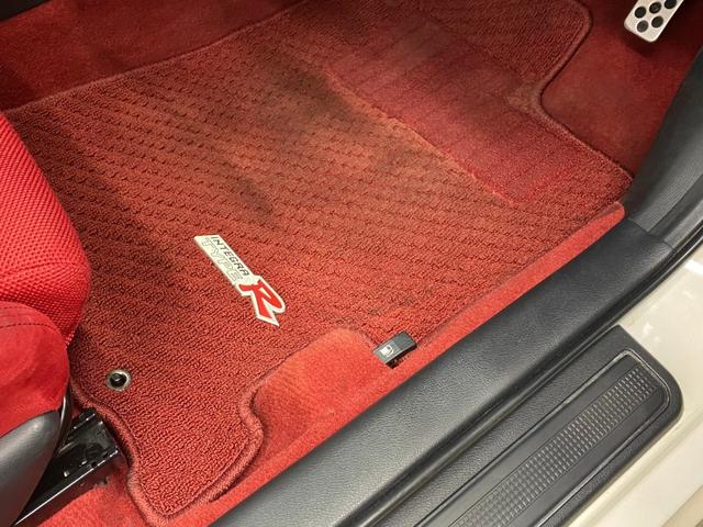 インテグラ タイプＲ　純正ＭＴ　ＨＫＳマフラー　ＲＥＣＡＲＯシート（フロント）　社外ウイング　社外ホイール　社外ボンネット　フロントｂｒｅｍｂｏ社製アルミ対向４ポットキャリパー　ＡＢＳ　フルオートエアコン　キーレス（18枚目）