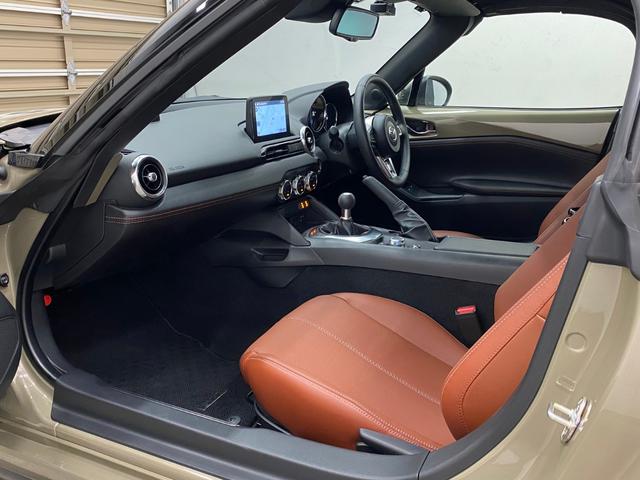 ロードスター ブラウン・トップ　純正ＭＴ　ワンオーナー　Ｂｒｅｍｂｏ社製フロント対向４ピストンキャリパー　１６インチＲＡＹＳ社製鍛造アルミホイール　シート（ナッパレザー／カラー：テラコッタ）　ソフトトップカラー：ブラウン（10枚目）