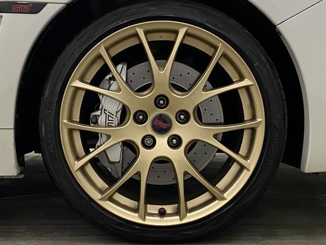 WRX STI EJ20 FinalEdition FULL PACKAGE 純正MT 555台限定車 バランスドエンジン RECAROフロントシート BBS鍛造アルミホイール brembo製モノブロック対向キャリパー ウルトラスエード巻ステアリング ウェルカムライティング(15枚目)