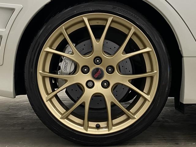 WRX STI EJ20 FinalEdition FULL PACKAGE 純正MT 555台限定車 バランスドエンジン RECAROフロントシート BBS鍛造アルミホイール brembo製モノブロック対向キャリパー ウルトラスエード巻ステアリング ウェルカムライティング(16枚目)