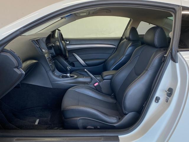 スカイライン 370GT タイプS 純正MT 純正フロアマット KENWOODドライブレコーダー(DRV-MR740) Yupiteruレーダー探知機(A530) アルミ製エンジンフード バックビューモニター 本革巻ステアリング ETC(12枚目)