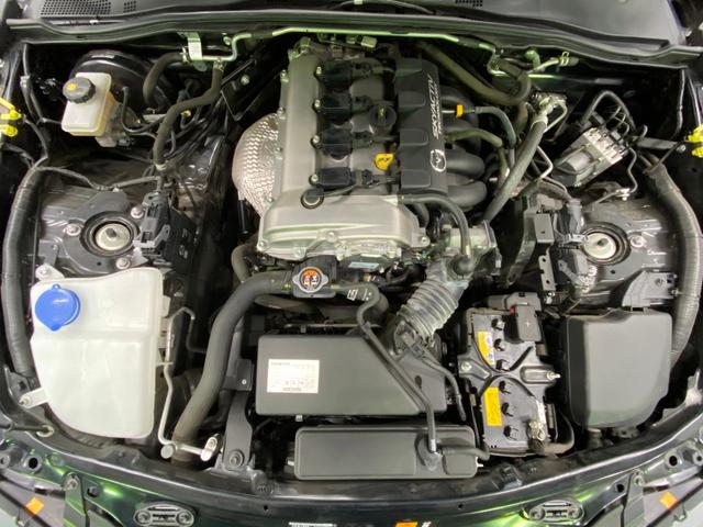 ロードスター Sスペシャルパッケージ 純正MT ワンオーナー ESQUELETOバケットシート 運転席&助手席SRSエアバッグシステム ダイナミックスタビリティコントロールシステム トラクションコントロールシステム リアパーキングセンサー(17枚目)