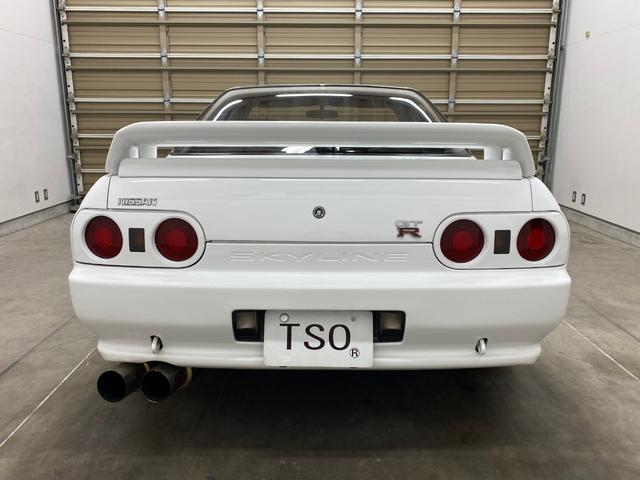 スカイライン ＧＴ－Ｒ　オーリンズ車高調　ＲＥＣＡＲＯシート　ＡＤＶＡＮホイール　東名ＰＯＷＥＲＥＤフロントスポイラー　ＮＩＳＭＯフルスケールメーター（4枚目）