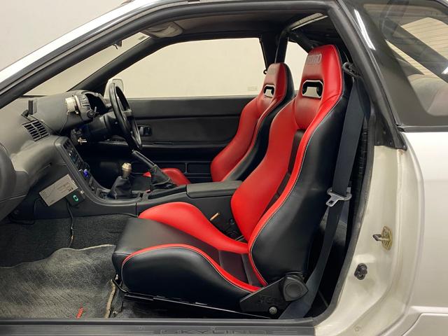 スカイライン ＧＴ－Ｒ　オーリンズ車高調　ＲＥＣＡＲＯシート　ＡＤＶＡＮホイール　東名ＰＯＷＥＲＥＤフロントスポイラー　ＮＩＳＭＯフルスケールメーター（10枚目）