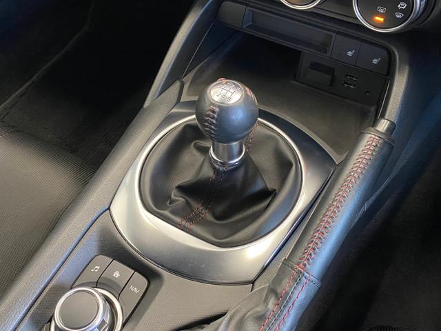 ロードスター Ｓスペシャルパッケージ　純正ＭＴ　禁煙車　オートライトシステム　自動防眩ルームミラー　センターディスプレイ　フルオートエアコン　トルクセンシング式スーパーＬＳＤ　リアスタビライザー　トンネルブレースバー　ＬＥＤヘッドランプ（16枚目）