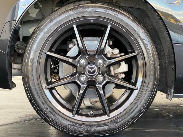 ロードスター Ｓスペシャルパッケージ　純正ＭＴ　禁煙車　オートライトシステム　自動防眩ルームミラー　センターディスプレイ　フルオートエアコン　トルクセンシング式スーパーＬＳＤ　リアスタビライザー　トンネルブレースバー　ＬＥＤヘッドランプ（21枚目）