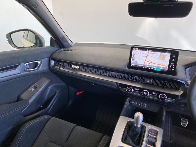 シビック タイプR レーシングブラックパッケージ 純正MT ワンオーナー 禁煙車 ウルトラスエードダッシュボード/フロントドアライニング 前席(ラックススエード) ワイヤレス充電器 自動防眩ルームミラー エアコンアウトレットノブ(ブラック) ETC(13枚目)