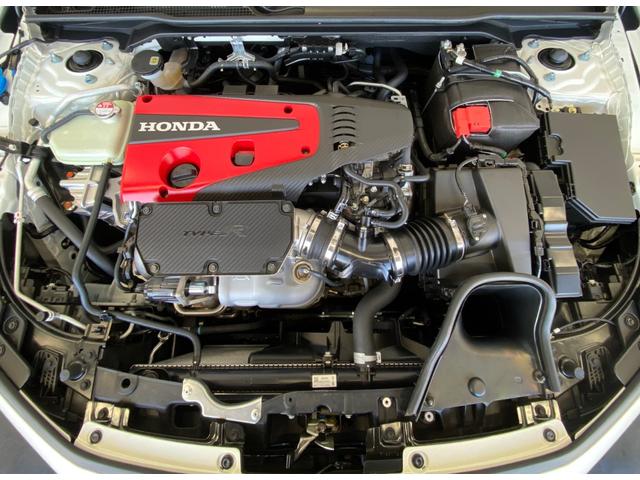 シビック タイプR レーシングブラックパッケージ 純正MT ワンオーナー 禁煙車 ウルトラスエードダッシュボード/フロントドアライニング 前席(ラックススエード) ワイヤレス充電器 自動防眩ルームミラー エアコンアウトレットノブ(ブラック) ETC(19枚目)