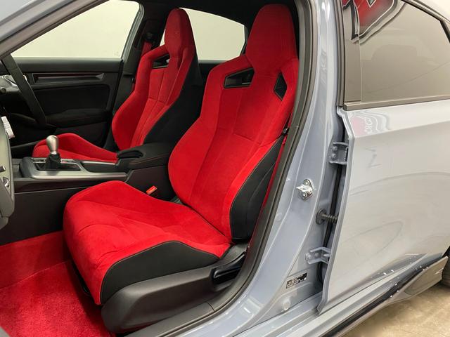 シビック タイプR 純正MT ワンオーナー 禁煙車 純正フロアマット タイプR専用Fグリル タイプR専用エアロダイナミクスカラードバンパー タイプR専用リアスポイラー Brembo製フロントアルミ対向4ポットキャリパー(9枚目)