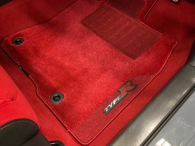 シビック タイプR 純正MT ワンオーナー 禁煙車 純正フロアマット タイプR専用Fグリル タイプR専用エアロダイナミクスカラードバンパー タイプR専用リアスポイラー Brembo製フロントアルミ対向4ポットキャリパー(16枚目)