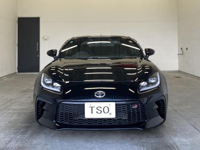 ＧＲ８６ ＳＺ　純正ＭＴ　ＴＲＤスポーツサイドバイザー　ＧＲエアロスタビライジングカバー　純正フロアマット　セルスター製前後ドラレコ　ＢＳＭ　リア３面プライバシーフィルム　本革巻き３本スポークステアリングホイール（3枚目）