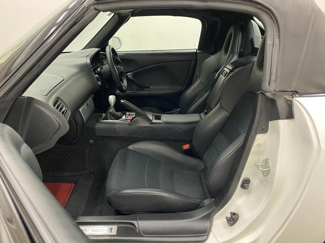 Ｓ２０００ ベースグレード　純正ＭＴ　ＦＵＪＩＴＳＵＢＯマフラー　ＨＫＳ車高調　ｍｏｍｏステアリング　ＲＡＹＳボルクレーシングアルミホイール　ＣＵＳＣＯタワーバー　純正フロアマット　ＥＴＣ　電動ソフトトップ　アルミシフトノブ（12枚目）