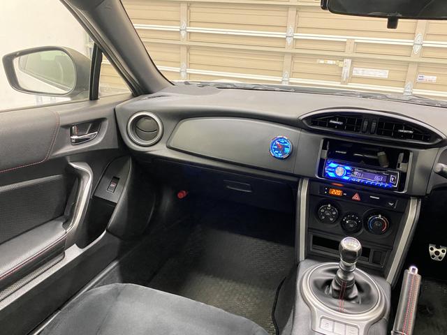 ＢＲＺ Ｒ　純正ＭＴ　ＳＴＩアンダースポイラー（フロント／サイド）　ＺＣ６（グレードＧＴ）純正ホイール　ＢＲＩＤＥフルバケットシート（運転席）　ｍｏｍｏステアリング　社外ウイング　電波式リモコンドアロック（12枚目）