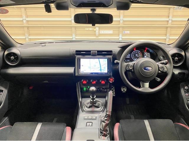 ＢＲＺ ＳＴＩ　スポーツ　純正ＭＴ　ワンオーナー　禁煙車　ｂｒｅｍｂｏ製ベンチレーテッドディスクブレーキ　純正フロアマット　フルＬＥＤヘッドランプ（ＢＲＺチェリーレッドレターマーク付き）　ＳＴＩロゴ入りプッシュエンジンスイッチ（4枚目）