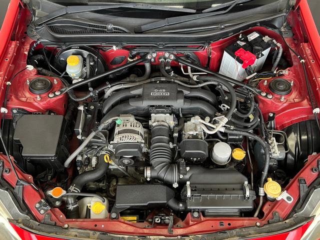 ＡＶＳアルミホイール　トヨタ純正ＳＤナビ（ＮＳＬＮ－Ｗ６２）　バックカメラ　ＥＴＣ　社外ローダウンスプリング　プロジェクター式ヘッドランプ　パドルシフト　ＶＳＣスポーツモードスイッチ　アルミペダル