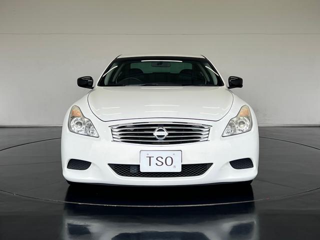 ＡＲＲＯＷＺ車高調　純正オプションマフラー　純正オプショントランクスポイラー　社外ドアノブ　社外フロアマット　４輪アルミキャリパー対向ピストンブレーキ　本革巻ステアリング　マグネシウム製パドルシフト