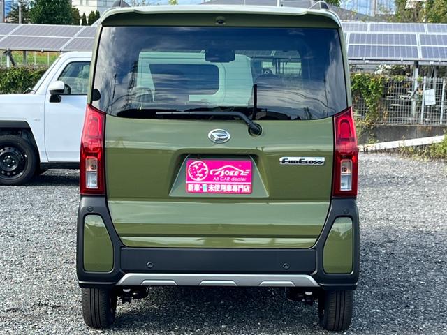 タント ファンクロス　届出済未使用車／ＬＥＤヘッドライト／両側パワースライドドア／バックカメラ／衝突被害軽減ブレーキ／コーナーセンサー／オートエアコン／シートヒーター／電動パーキングブレーキ／オートホールドブレーキ／（50枚目）