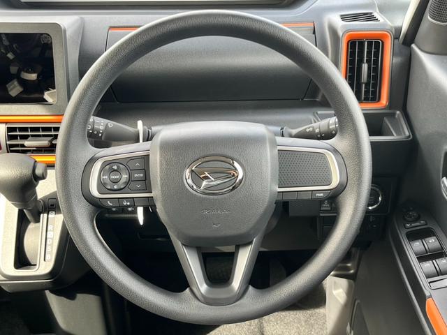 タント ファンクロス　届出済未使用車／ＬＥＤヘッドライト／両側パワースライドドア／バックカメラ／衝突被害軽減ブレーキ／コーナーセンサー／オートエアコン／シートヒーター／電動パーキングブレーキ／オートホールドブレーキ／（9枚目）