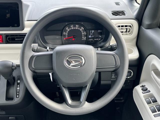 ムーヴキャンバス ストライプスＸ　届出済未使用車／両側パワースライドドア／衝突被害軽減ブレーキ／コーナーセンサー／スマートキー／プッシュスタート／オートエアコン／アイドリングストップ付き／オートライト／シートリフター／電動格納ミラー／（9枚目）