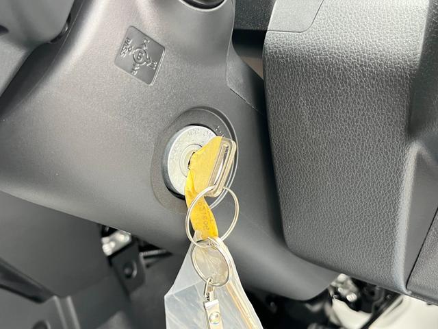 ハイゼットトラック スタンダードＳＡＩＩＩｔ　届出済未使用車／スマートアシスト／衝突被害軽減ブレーキ／コーナーセンサー／オートライト／オートハイビーム／アイドリングストップ／自社保証付き／車線逸脱抑制制御機能／府見間違い防止機能付／オーディオレス（11枚目）