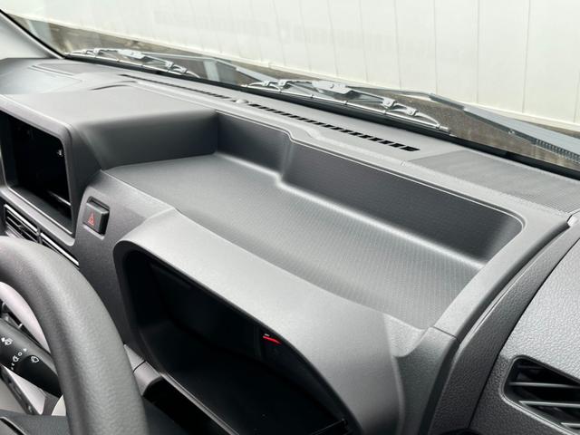 ハイゼットトラック スタンダードＳＡＩＩＩｔ　届出済未使用車／スマートアシスト／衝突被害軽減ブレーキ／コーナーセンサー／オートライト／オートハイビーム／アイドリングストップ／自社保証付き／車線逸脱抑制制御機能／府見間違い防止機能付／オーディオレス（16枚目）