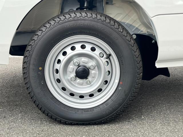 ハイゼットトラック スタンダードＳＡＩＩＩｔ　届出済未使用車／スマートアシスト／衝突被害軽減ブレーキ／コーナーセンサー／オートライト／オートハイビーム／アイドリングストップ／自社保証付き／車線逸脱抑制制御機能／府見間違い防止機能付／オーディオレス（29枚目）