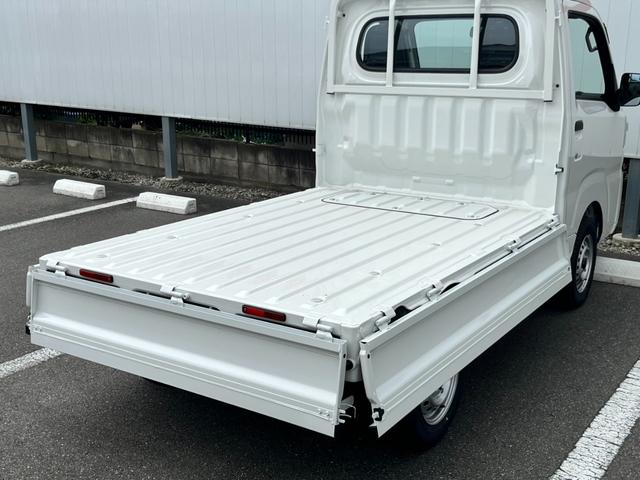 ハイゼットトラック スタンダードＳＡＩＩＩｔ　届出済未使用車／スマートアシスト／衝突被害軽減ブレーキ／コーナーセンサー／オートライト／オートハイビーム／アイドリングストップ／自社保証付き／車線逸脱抑制制御機能／府見間違い防止機能付／オーディオレス（32枚目）