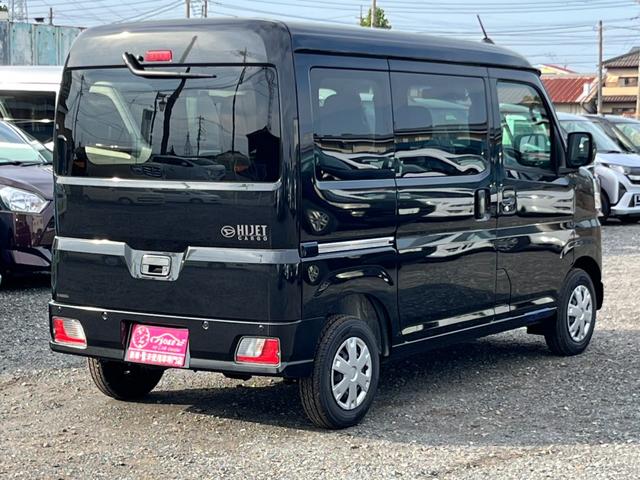 ハイゼットカーゴ クルーズ　届出済未使用車／スマートアシスト／スマートキー／プッシュスタート／オートライト／衝突被害軽減ブレーキ／コーナーセンサー／アイドリングストップ／オートハイビーム／（2枚目）