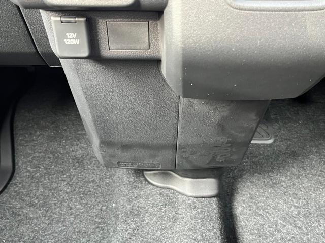 ハイゼットカーゴ クルーズ　届出済未使用車／スマートアシスト／スマートキー／プッシュスタート／オートライト／衝突被害軽減ブレーキ／コーナーセンサー／アイドリングストップ／オートハイビーム／（14枚目）