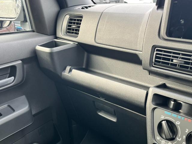 ハイゼットカーゴ クルーズ　届出済未使用車／スマートアシスト／スマートキー／プッシュスタート／オートライト／衝突被害軽減ブレーキ／コーナーセンサー／アイドリングストップ／オートハイビーム／（22枚目）