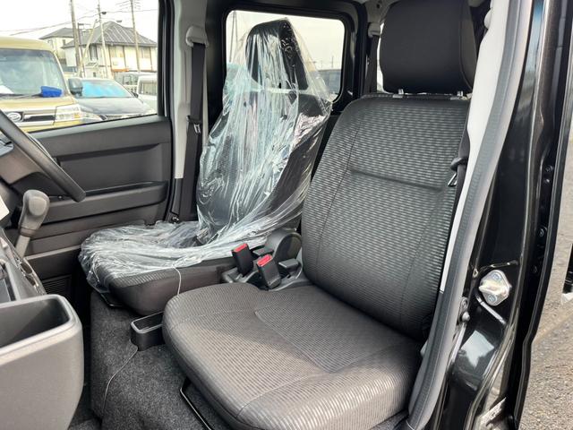 ハイゼットカーゴ クルーズ　届出済未使用車／スマートアシスト／スマートキー／プッシュスタート／オートライト／衝突被害軽減ブレーキ／コーナーセンサー／アイドリングストップ／オートハイビーム／（29枚目）