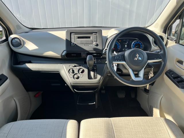 ｅＫワゴン Ｍ　バックカメラ／純正ＣＤオーディオ／オートライト／キーレス／衝突被害軽減ブレーキ／前後コーナーセンサー／ステアリングリモコン／アイドリングストップ／電動格納ミラー／シートリフター／ハロゲンヘッドライト（5枚目）