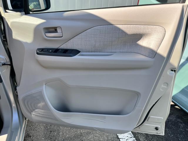 ｅＫワゴン Ｍ　バックカメラ／純正ＣＤオーディオ／オートライト／キーレス／衝突被害軽減ブレーキ／前後コーナーセンサー／ステアリングリモコン／アイドリングストップ／電動格納ミラー／シートリフター／ハロゲンヘッドライト（27枚目）