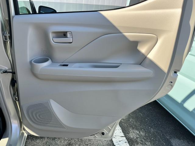 ｅＫワゴン Ｍ　バックカメラ／純正ＣＤオーディオ／オートライト／キーレス／衝突被害軽減ブレーキ／前後コーナーセンサー／ステアリングリモコン／アイドリングストップ／電動格納ミラー／シートリフター／ハロゲンヘッドライト（33枚目）