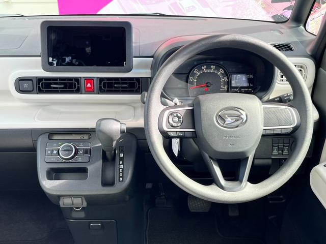 ムーヴキャンバス ストライプスＸ　スマートアシスト／バックカメラ／両側パワースライドドア／衝突被害軽減ブレーキ／コーナーセンサー／オートエアコン／オートライト／オートハイビーム／プッシュスタート／アイドリングストップ／スマートキー／（6枚目）