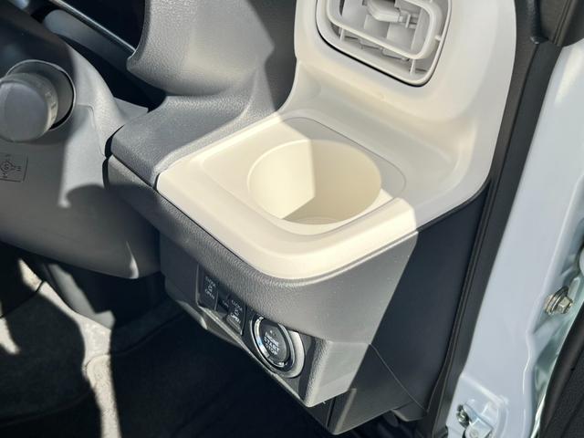 ムーヴキャンバス ストライプスＸ　スマートアシスト／バックカメラ／両側パワースライドドア／衝突被害軽減ブレーキ／コーナーセンサー／オートエアコン／オートライト／オートハイビーム／プッシュスタート／アイドリングストップ／スマートキー／（18枚目）