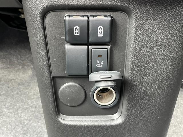 ワゴンRカスタムZ ハイブリッドZX 届出済未使用車/スズキセーフティサポート/LEDヘッドライト/スマートキー/プッシュスタート/衝突被害軽減ブレーキ/コーナーセンサー/アイドリングストップ/シートヒーター/オートエアコン/オートライト(16枚目)