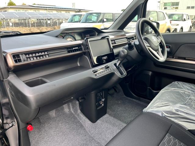 ワゴンRカスタムZ ハイブリッドZX 届出済未使用車/スズキセーフティサポート/LEDヘッドライト/スマートキー/プッシュスタート/衝突被害軽減ブレーキ/コーナーセンサー/アイドリングストップ/シートヒーター/オートエアコン/オートライト(24枚目)