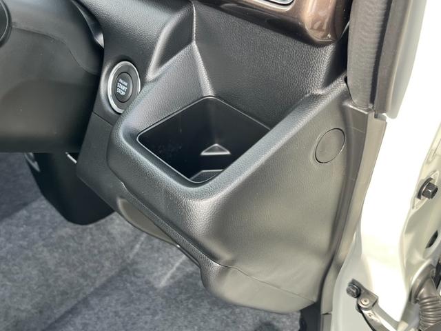 ワゴンRカスタムZ ハイブリッドZX 届出済未使用車/スズキセーフティサポート/LEDヘッドライト/スマートキー/プッシュスタート/衝突被害軽減ブレーキ/コーナーセンサー/アイドリングストップ/シートヒーター/オートエアコン/オートライト(18枚目)