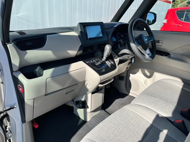 ルークス X 社外メモリーナビ/アラウンドビューモニター/ドライブレコーダー/両側パワースライドドア/ETC/後席サーキュレーター/アイドリングストップ/ステアリングリモコン/衝突被害軽減ブレーキ/コーナーセンサー(30枚目)