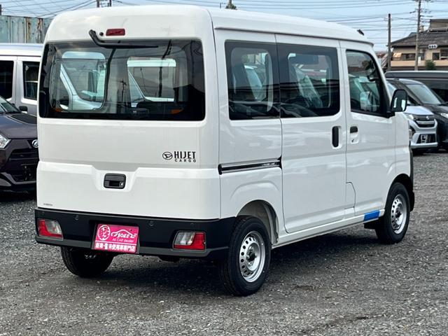 ハイゼットカーゴ スペシャル　届出済未使用車／スマートアシスト／衝突被害軽減ブレーキ／コーナーセンサー／オートライト／アイドリングストップ／ハロゲンヘッドライト／両側スライドドア／踏み間違い防止／オートマチックハイビーム（2枚目）