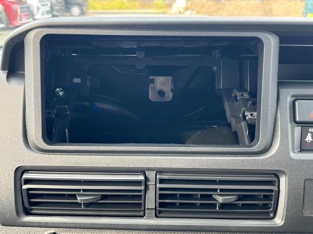 ハイゼットカーゴ スペシャル　届出済未使用車／スマートアシスト／衝突被害軽減ブレーキ／コーナーセンサー／オートライト／アイドリングストップ／ハロゲンヘッドライト／両側スライドドア／踏み間違い防止／オートマチックハイビーム（8枚目）